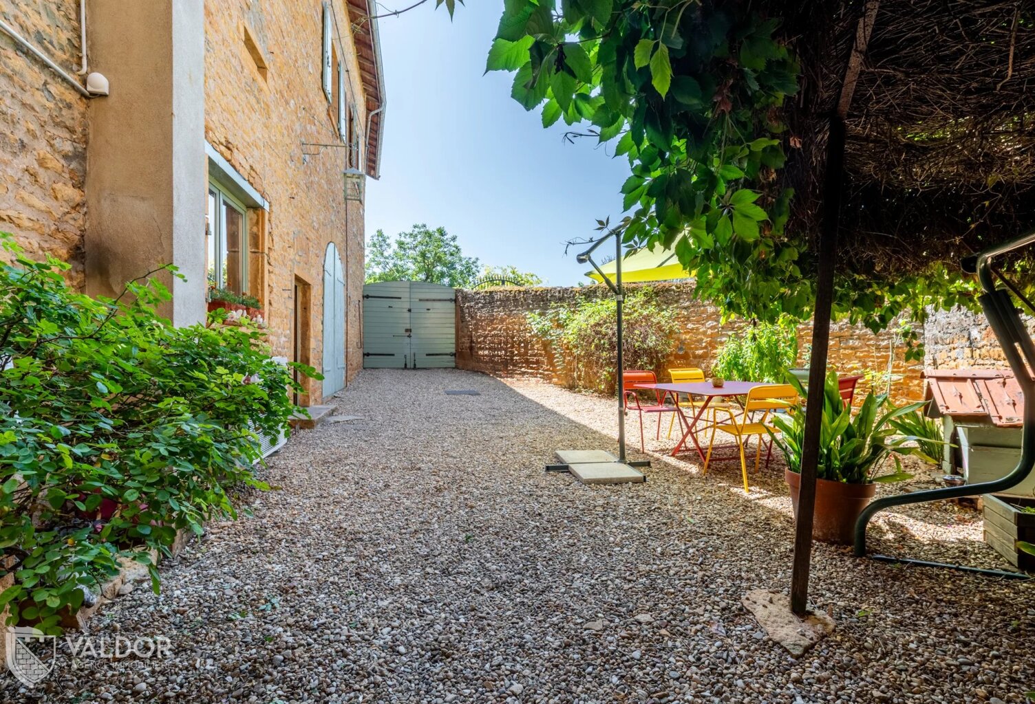 Propriété en pierres dorées avec vue panoramique — photo 1