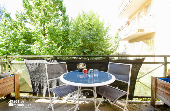 F2 - TRAPPES - BALCON — photo 2