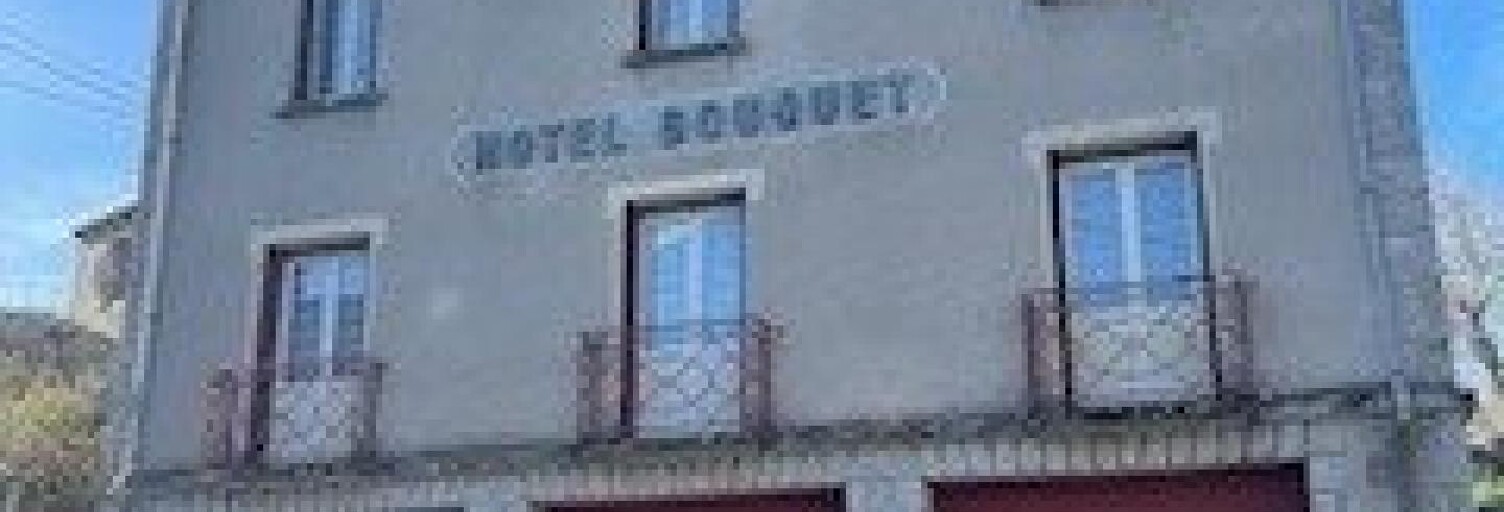 Immeuble  205 m² à vendre à Monts-de-Randon (48700)