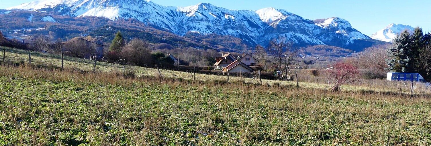 Terrain  1460 m² à vendre à Saint-Laurent-du-Cros (05500)