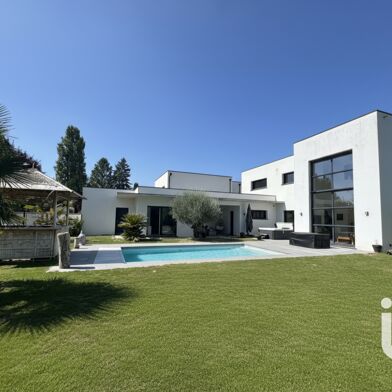 Maison 7 pièces 749000 €