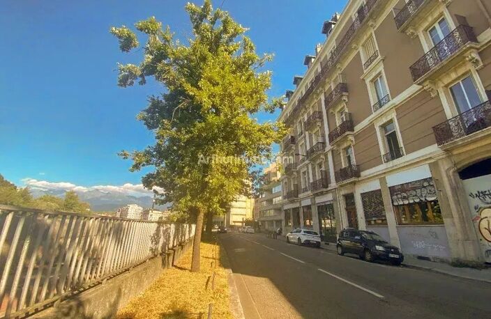 GRENOBLE CENTRE - Quai Claude Bernard. — photo 2