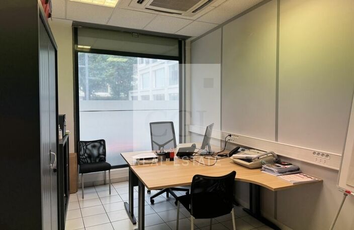 BUREAUX à LOUER — photo 3
