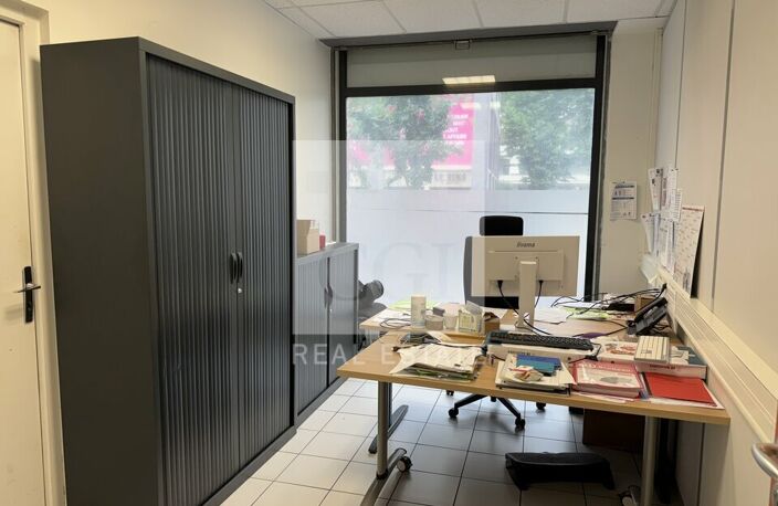 BUREAUX à LOUER — photo 4