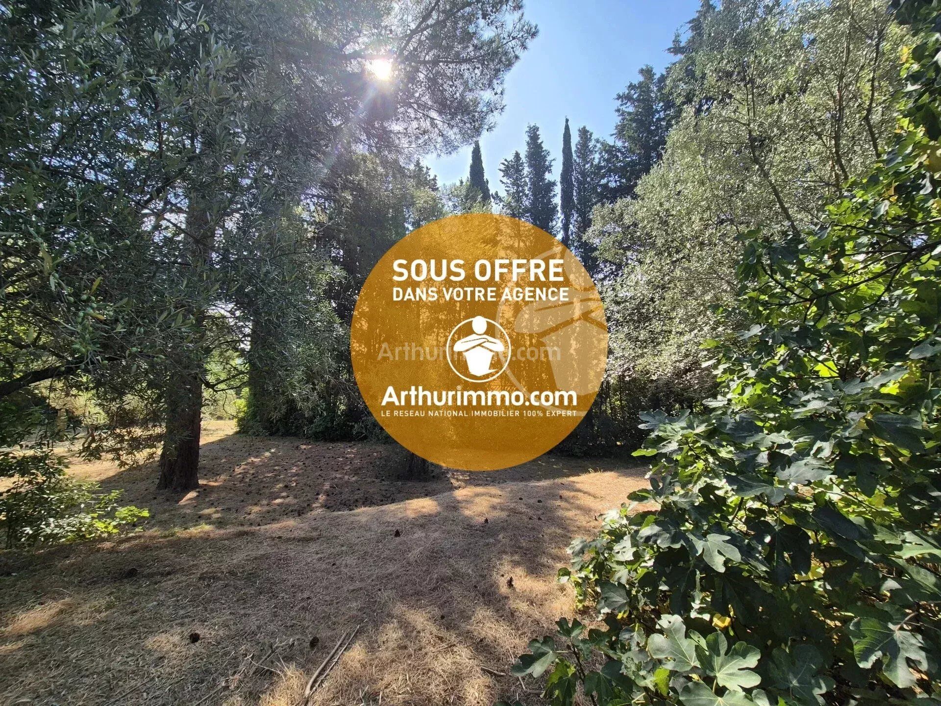 Terrain 1333 m² · à Draguignan · 145 000 €