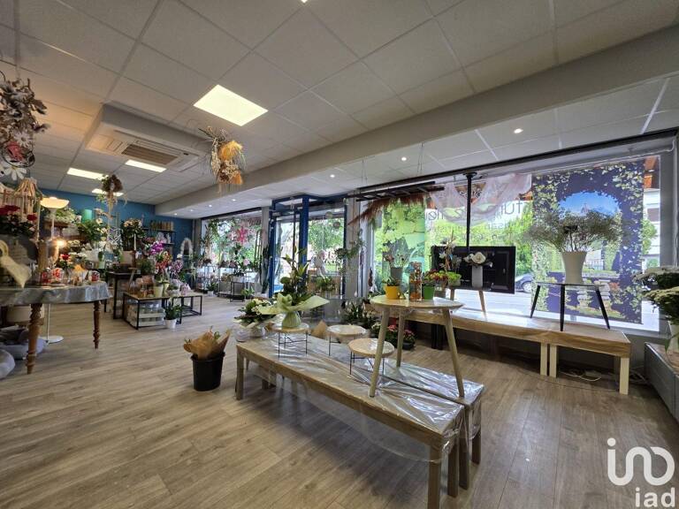 Vente Boutique/Local commercial 100 m&sup2; — photo 1