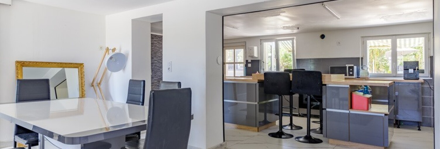 Maison 8 Pièces 172 m² à vendre à Prémilhat (03410)