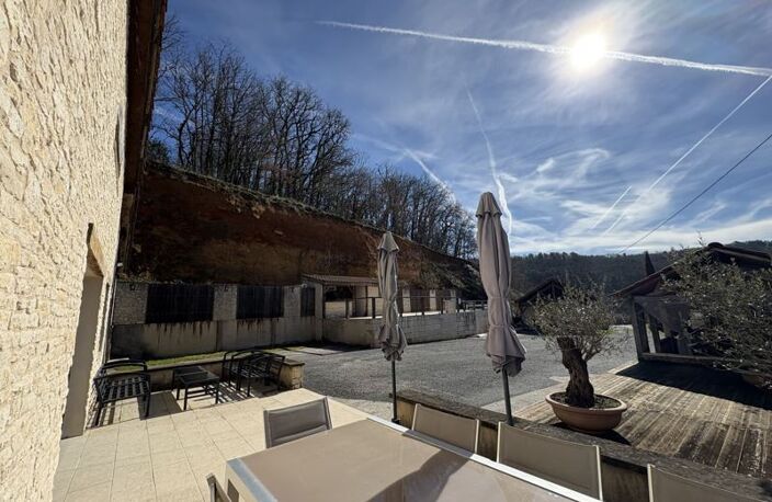 Vente maison 12 pièces 276 m² Montignac-Lascaux (24290) — photo 2