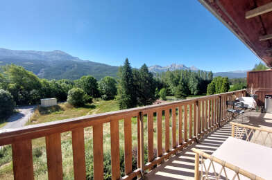 Appartement 5 pièces 270300 €