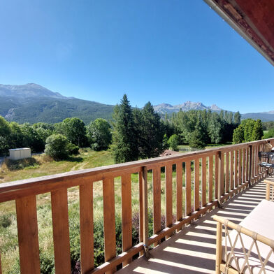 Appartement 5 pièces 270300 €