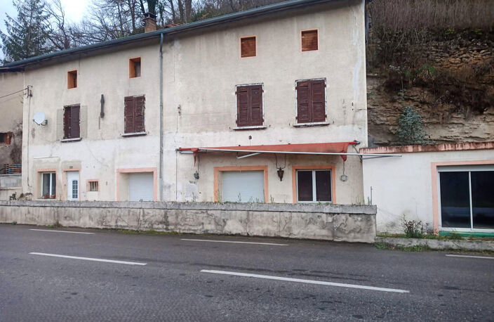 SAINT LATTIER - MAISON 210 M2 A RENOVER — photo 2