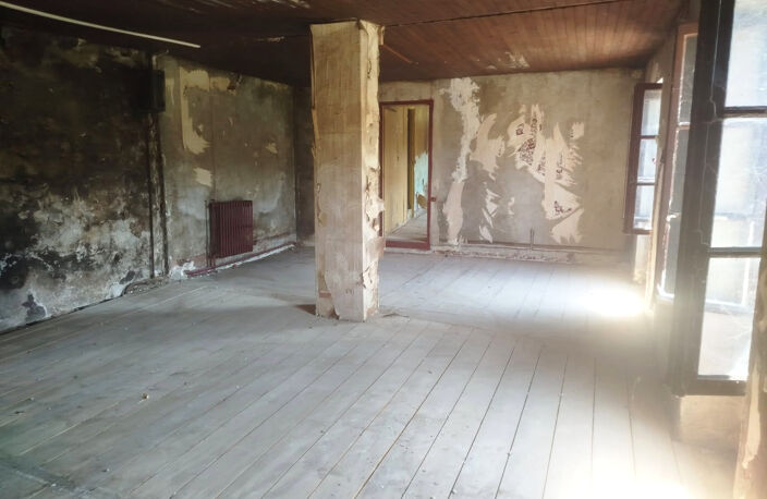 SAINT LATTIER - MAISON 210 M2 A RENOVER — photo 5