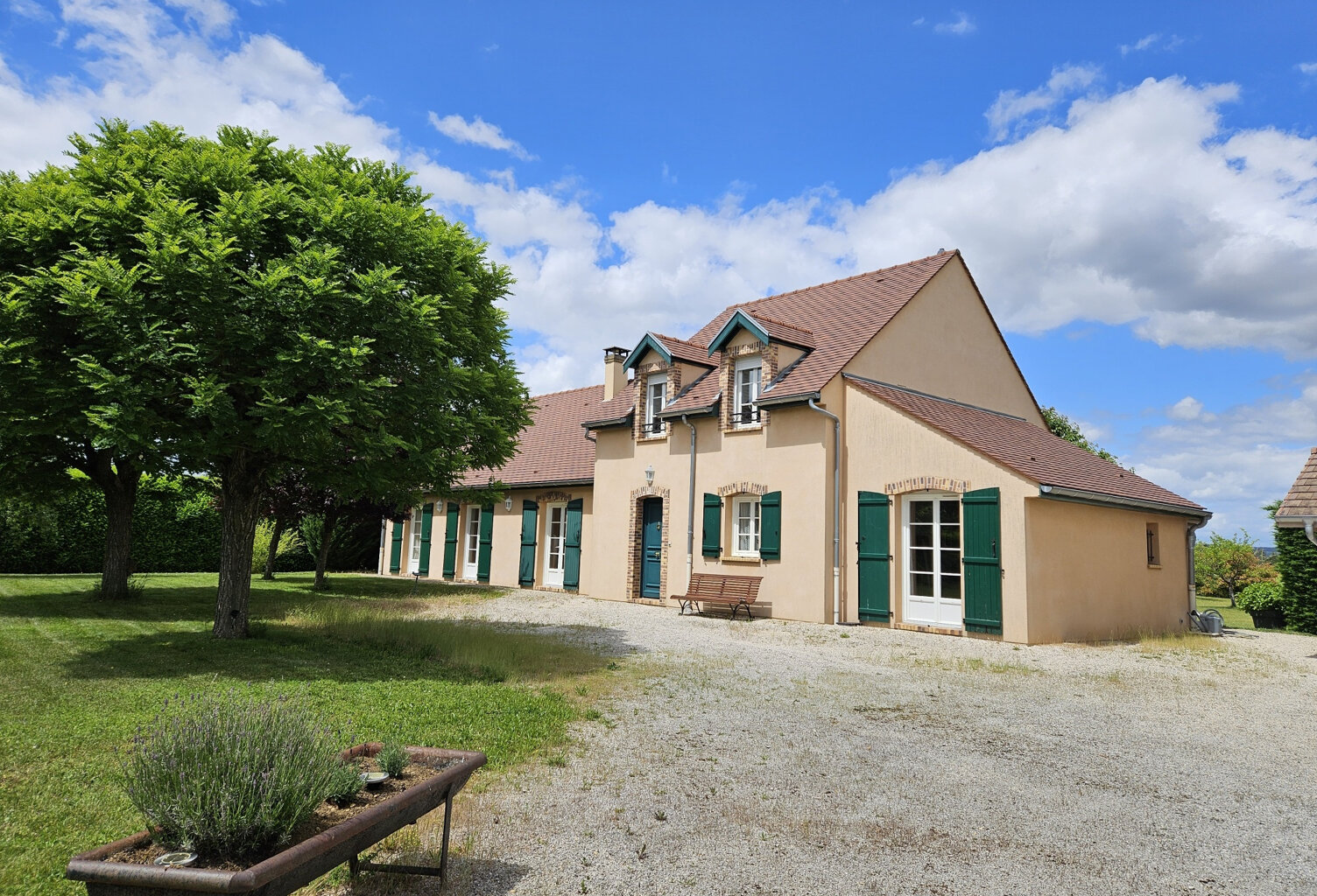 DANS VILLAGE VITICOLE A 5 MIN AU SUD DE BEAUNE — photo 1