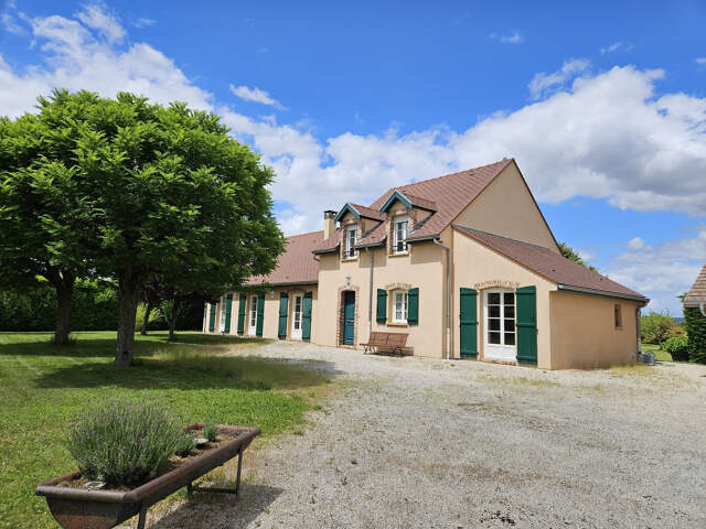 DANS VILLAGE VITICOLE A 5 MIN AU SUD DE BEAUNE — photo du bien