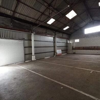 Local industriel  1739 €