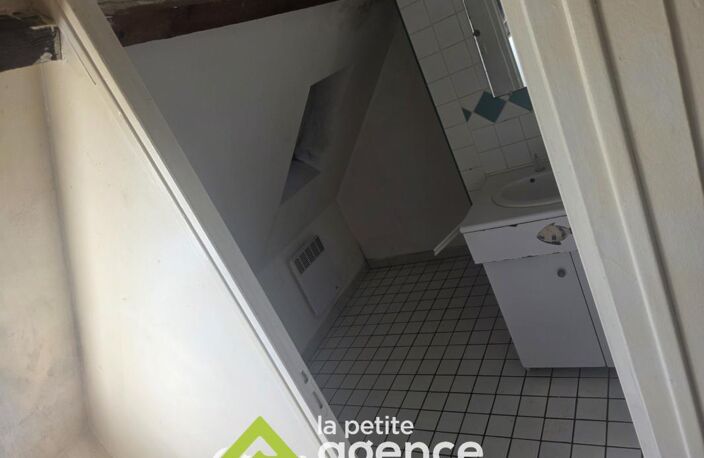 BLET :  Maison d'habitation T2 édifiée sur 53 m2 de terrain — photo 5