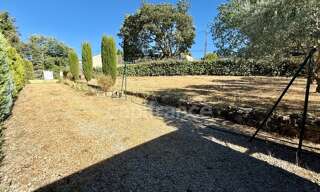 Terrain  740 m² à vendre à Cadenet (84160)