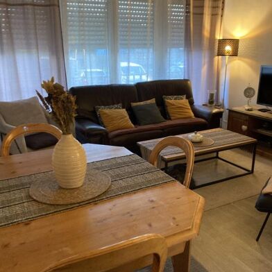 Appartement 3 pièces 810 €