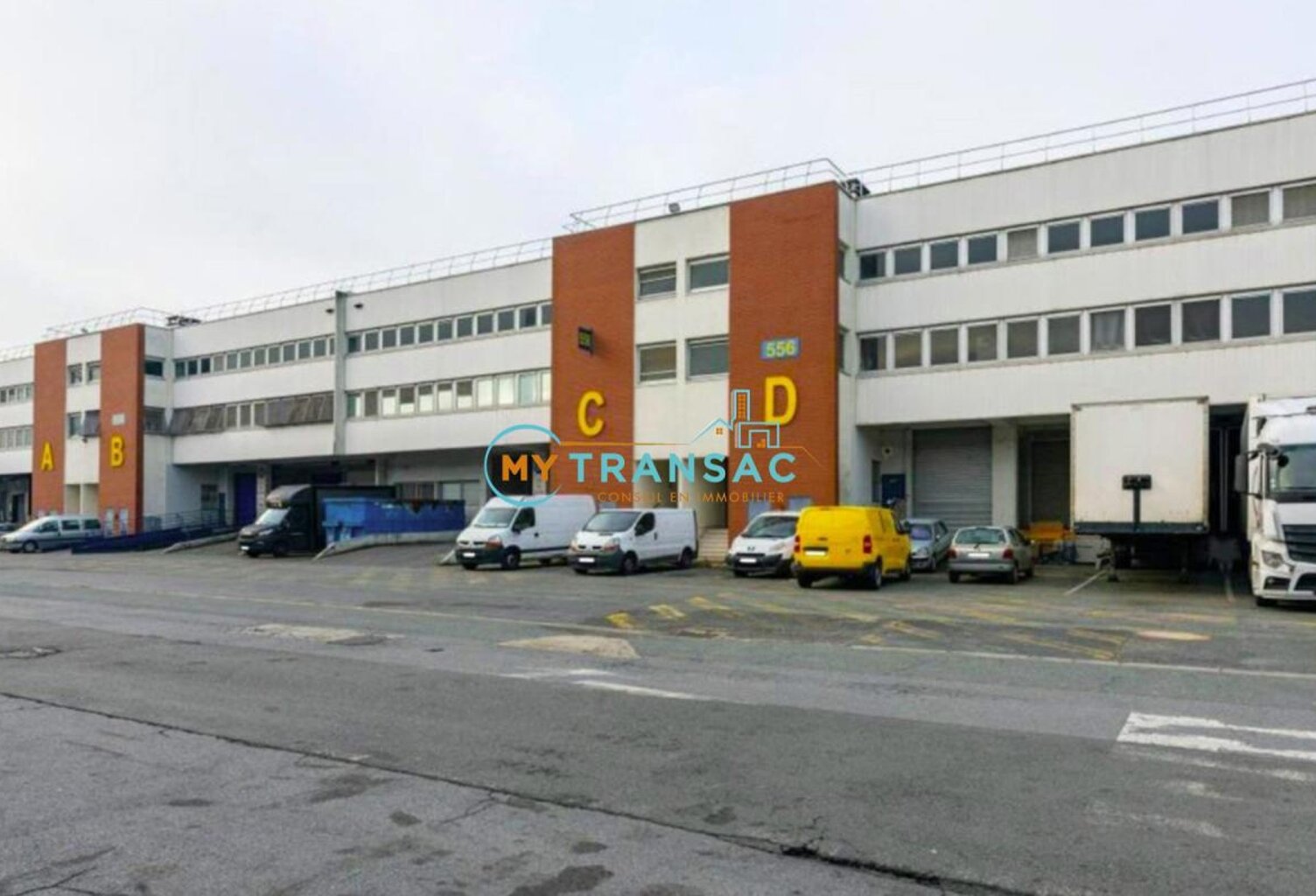 A louer SAINT OUEN Locaux d'activité/bureaux de 3427m² divisible à partir de 418m² — photo 1