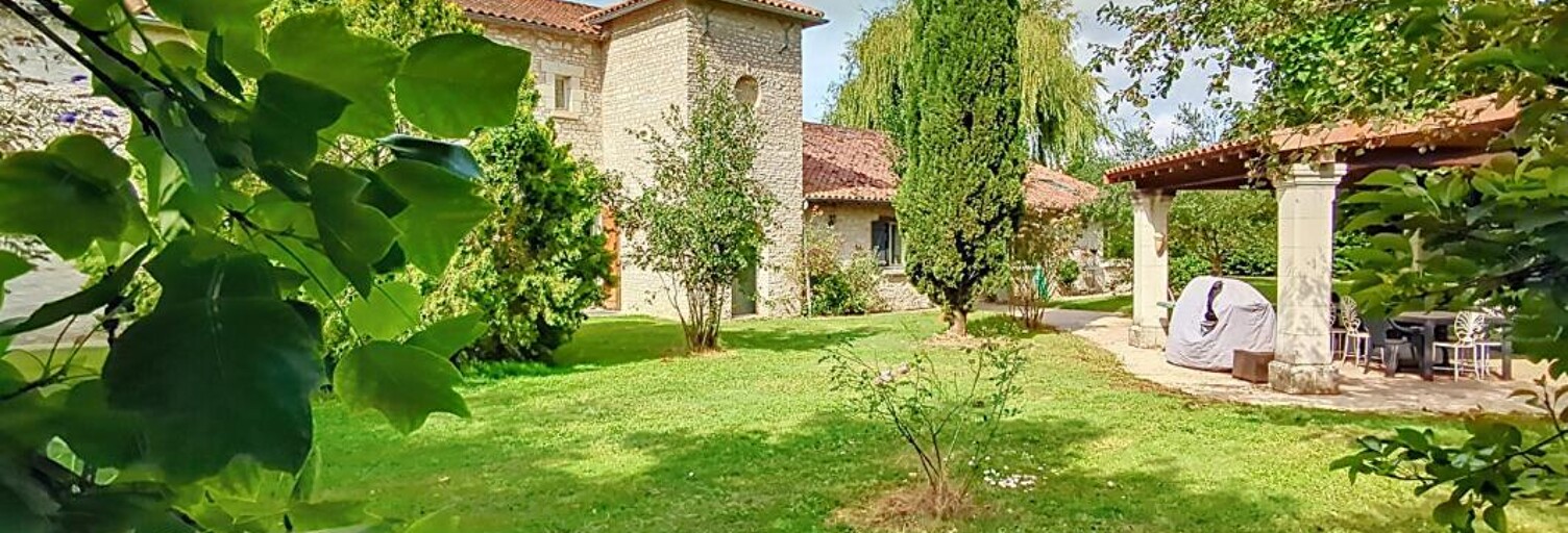 Maison 8 Pièces 280 m² à vendre à Vézières (86120)