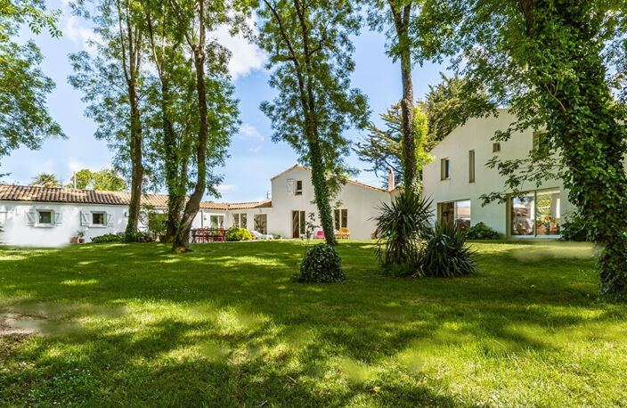 MAISON/VILLA 185m² et garages sur 4097m²- ST SULPICE DE ROYAN — photo 2