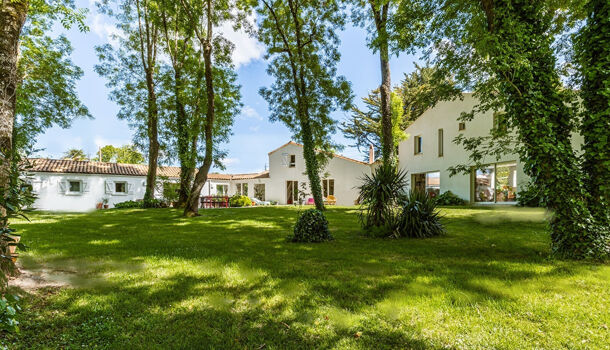 Villa / Maison 8 pièces  à vendre Saint-Sulpice-de-Royan 17200