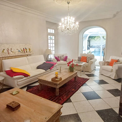 Maison 10 pièces 695000 €