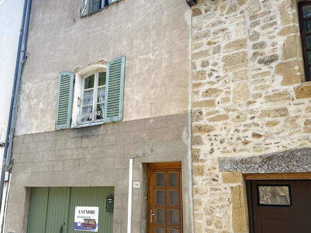 MAISON DE VILLE SUR 3NIVEAUX, PROCHE COMMERCES, 100 M2 HAB. — photo du bien