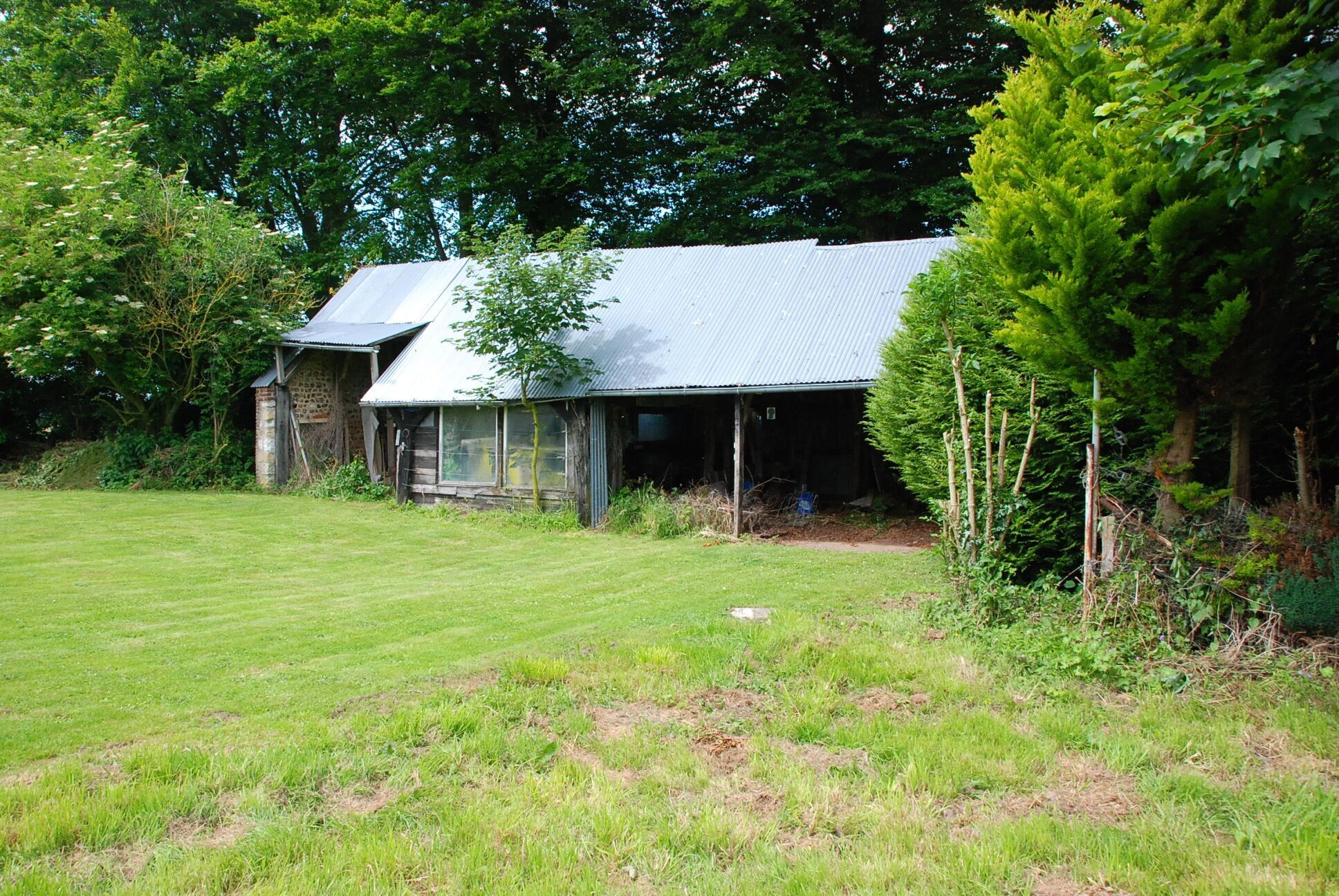 Photo Proche Fécamp parcelle de terrain à bâtir avec bâtiments image 3/4