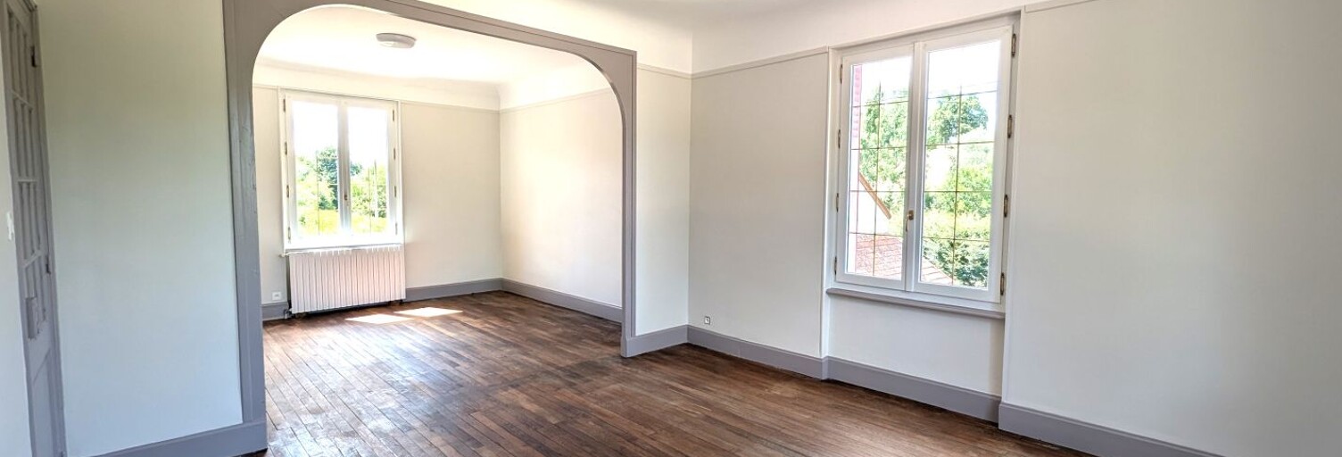 Maison 5 Pièces 106 m² à vendre à Le Donjon (03130)