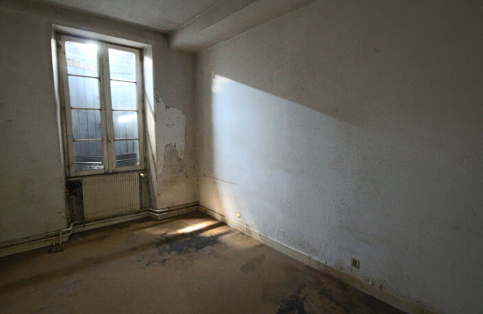 Immeuble au centre ville de Puy l'évêque — photo 3