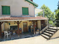 Rare   Belle maison en pierre à restaurer au centre de Puy-l — photo 2