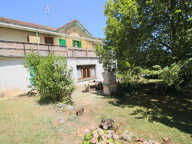 Rare   Belle maison en pierre à restaurer au centre de Puy-l — photo 4