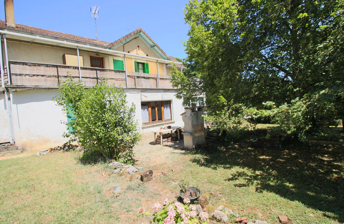 Rare   Belle maison en pierre à restaurer au centre de Puy-l — photo 4