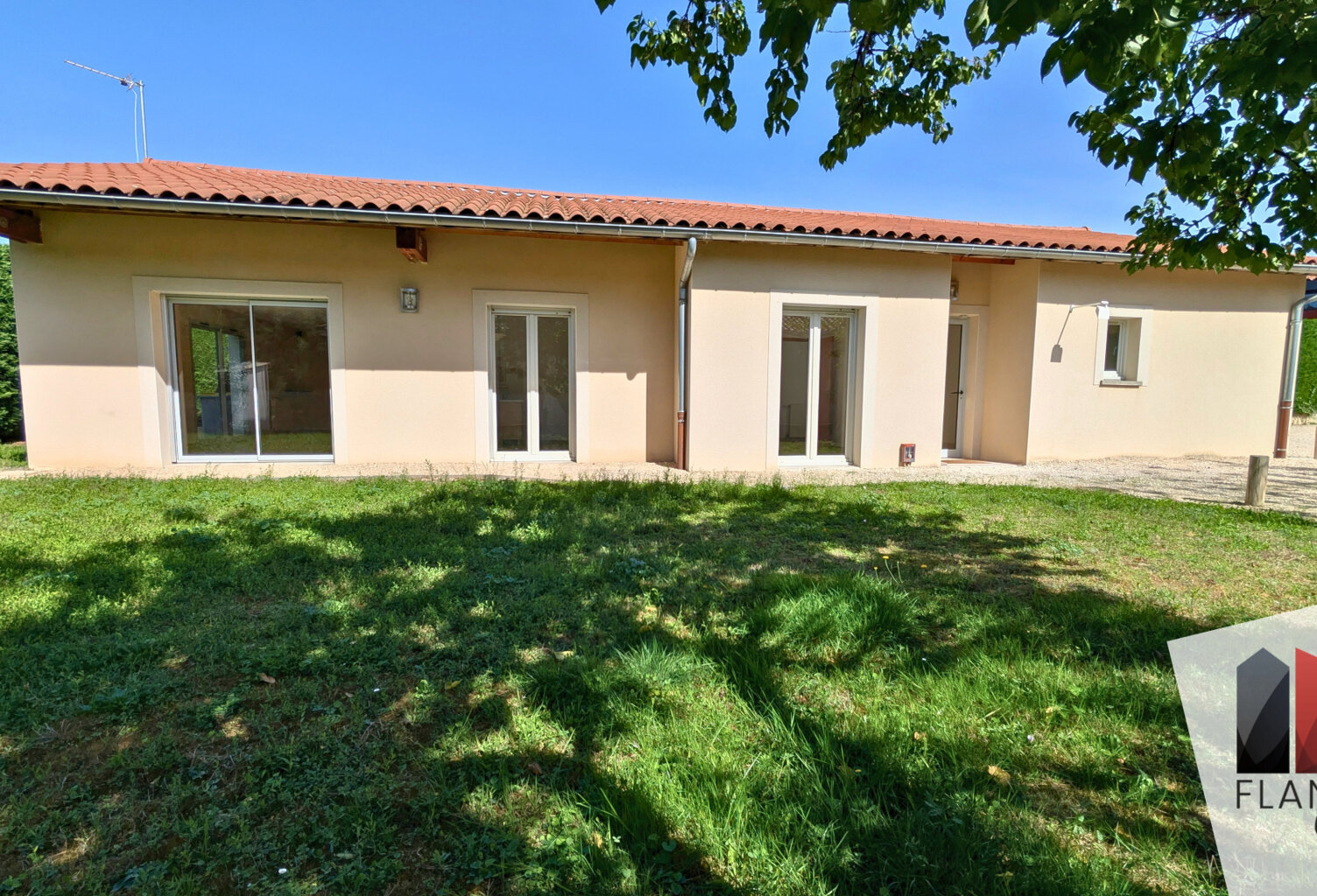 MILLERY   Maison familiale de plain-pied avec 4 chambres et — photo 1