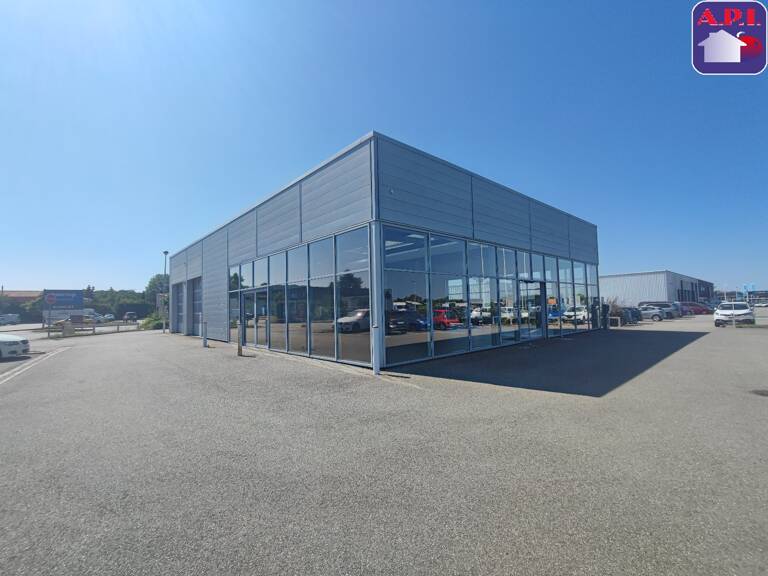 Pamiers - Village Automobile - Local commercial 400m² environ — photo 1