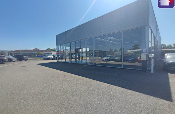 Pamiers - Village Automobile - Local commercial 400m² environ — photo 2