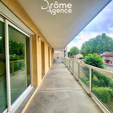 Appartement 3 pièces 830 €