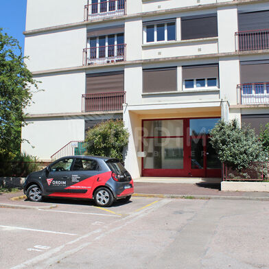 Appartement 3 pièces 713 €