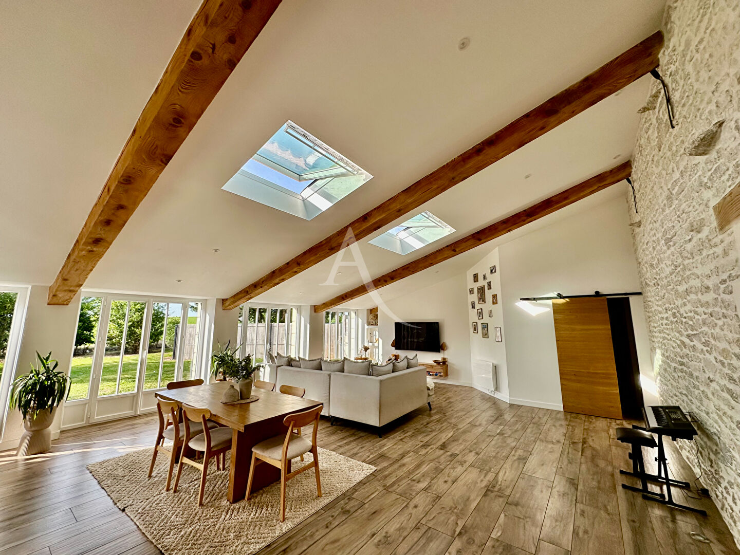 Villa / Maison  T7 à vendre Breuil-Magné 17870