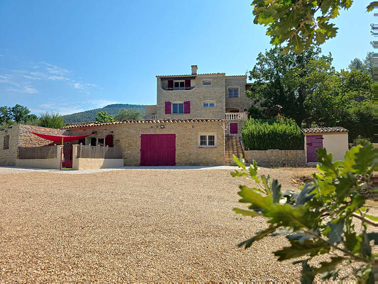Maison  Le Beausset 8 pièce(s) 305 m² + annexes et garage — photo 1