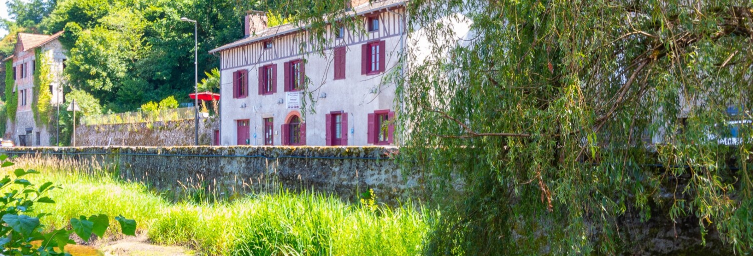 Maison 11 Pièces 185 m² à vendre à Saint-Léonard-de-Noblat (87400)