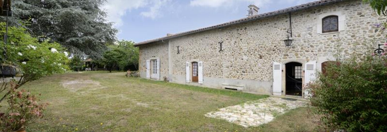 Maison 6 Pièces 227 m² à vendre à Montbron (16220)