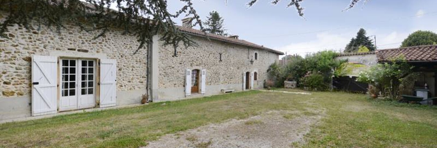 Maison 6 Pièces 227 m² à vendre à Montbron (16220)