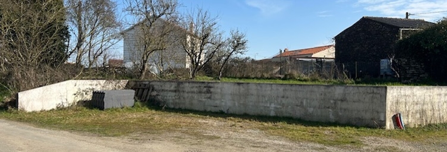 Terrain  329 m² à vendre à Chavagnes-en-Paillers (85250)