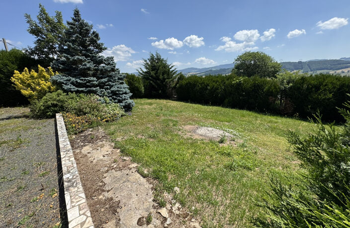 Maison familiale avec grand terrain arboré, garage double et — photo 2