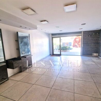 Commerce  180000 €