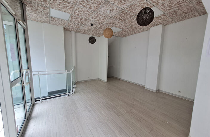 Bureaux Evreux 136.70 m2 — photo 3