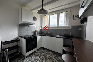 Appartement 4 pièces 890 €