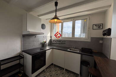 Appartement 4 pièces 890 €